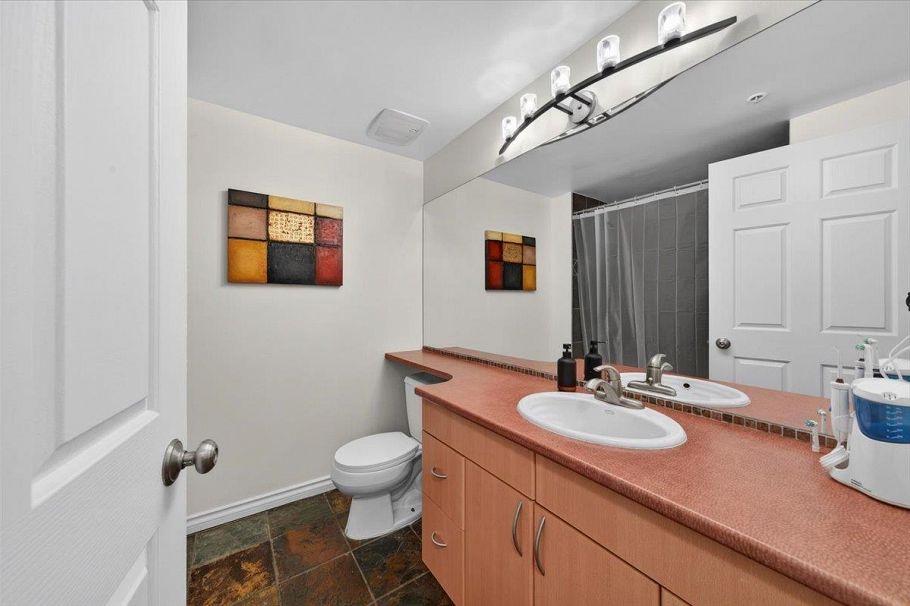 211 3600 Windcrest Drive North Vancouver, BC - 19