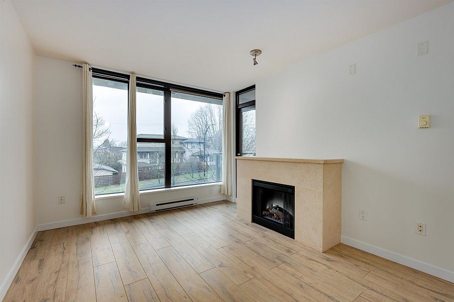 306 683 W Victoria Park North Vancouver, BC - 7