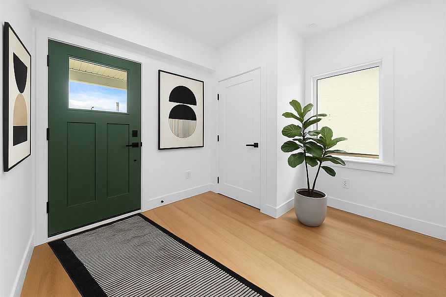 2530 Mcgill Street Vancouver, BC - 2