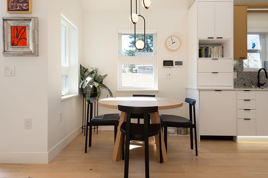 1346 E 11th Avenue Vancouver, BC - 9