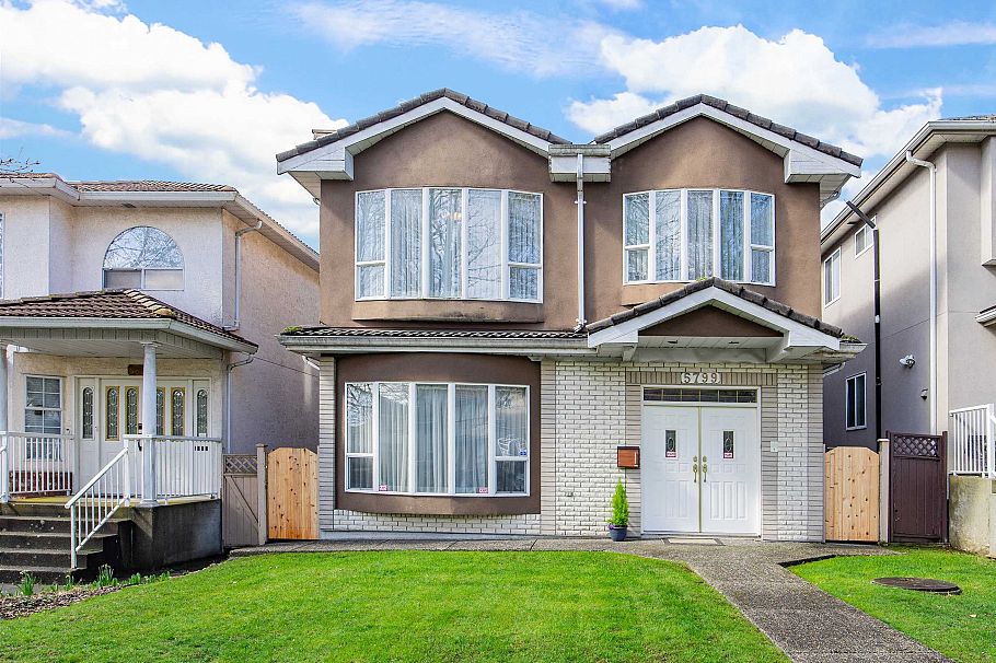 5799 St. Margarets Street Vancouver, BC - 1