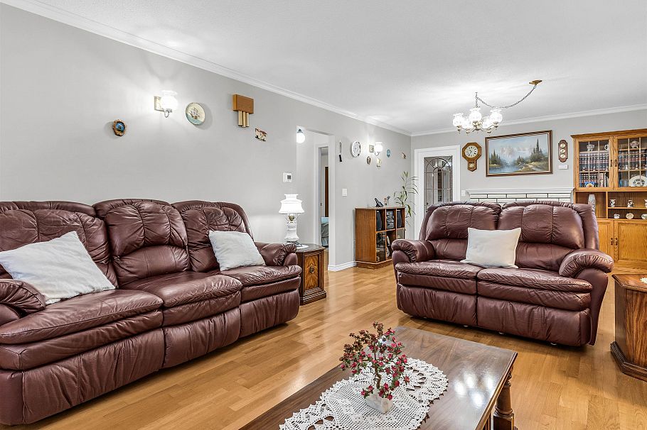 583 W 18th Avenue Vancouver, BC - 4