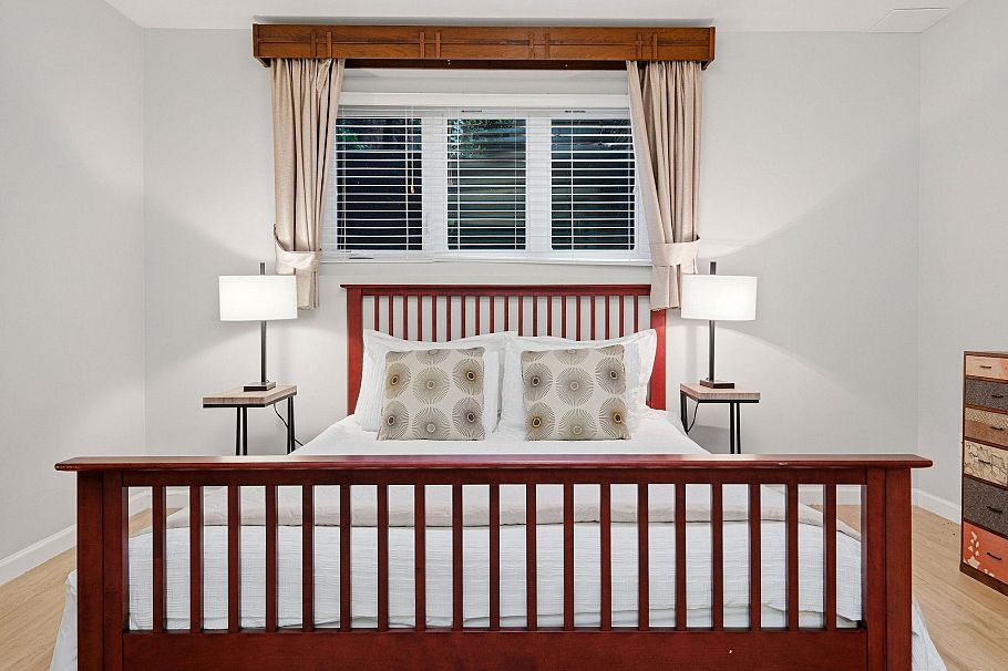 1558 Bowser Avenue North Vancouver, BC - 27