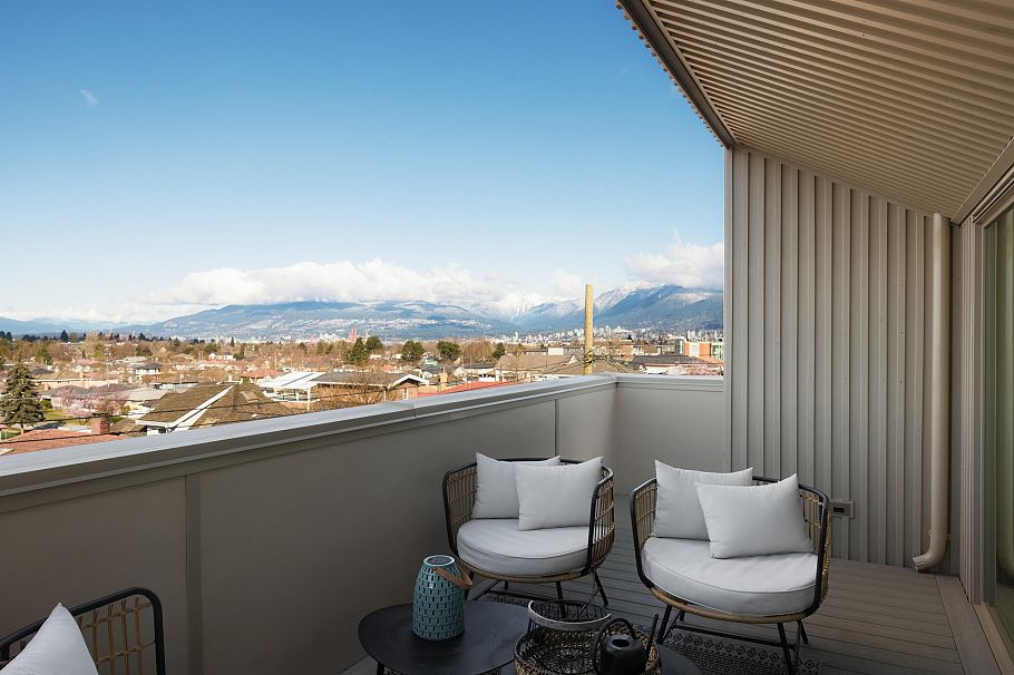 2 2915 E 5th Avenue Vancouver, BC - 22