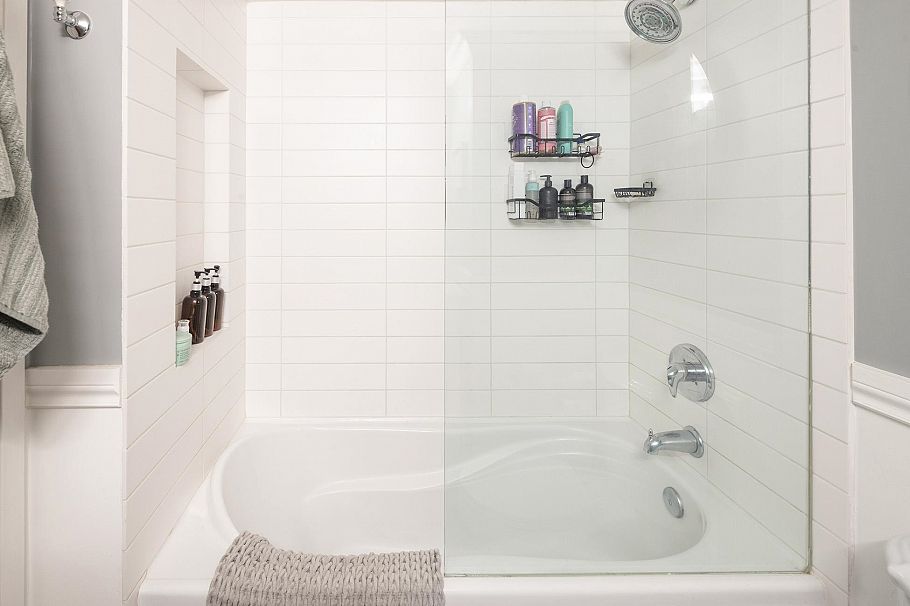 2004 145 St. Georges Avenue North Vancouver, BC - 10