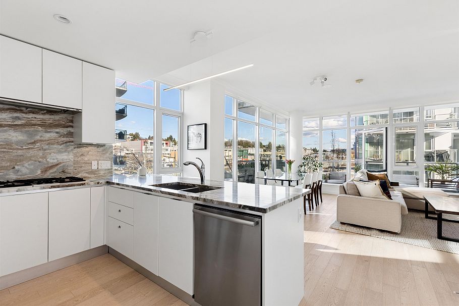 409 185 Victory Ship Way North Vancouver, BC - 1