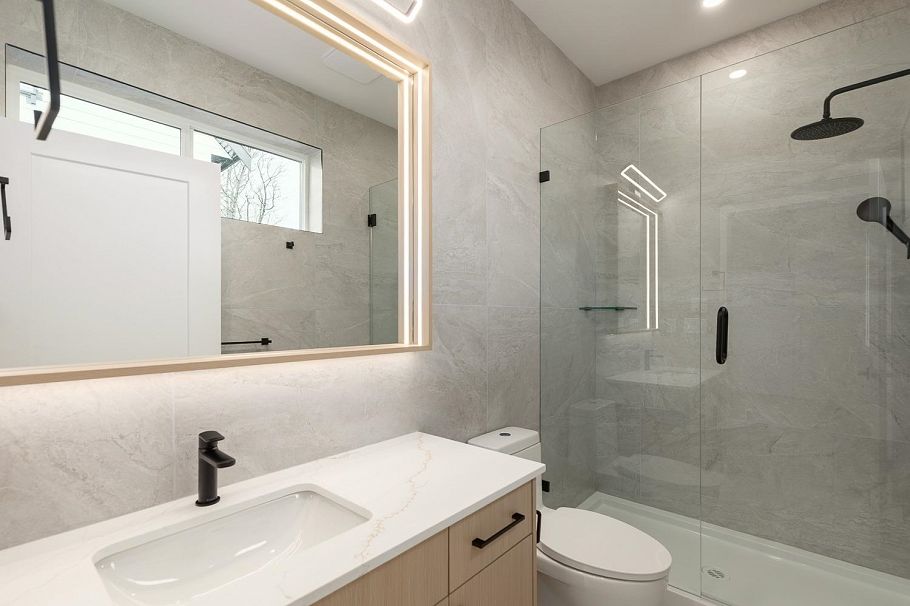 1 3506 E Pender Street Vancouver, BC - 24