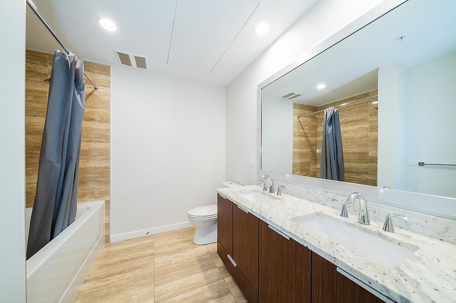 907 8699 Hazelbridge Way Richmond, BC - 19