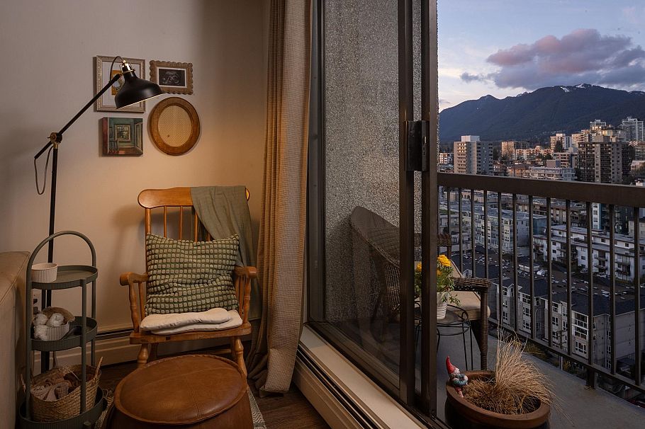 2004 145 St. Georges Avenue North Vancouver, BC - 13