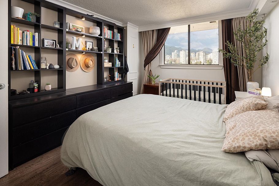 2004 145 St. Georges Avenue North Vancouver, BC - 11