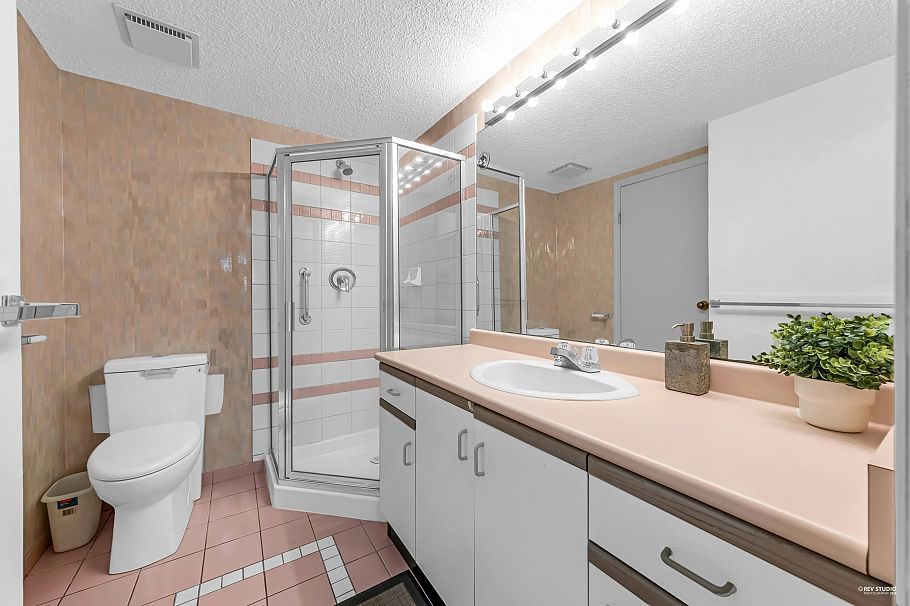 101 1924 Comox Street Vancouver, BC - 23