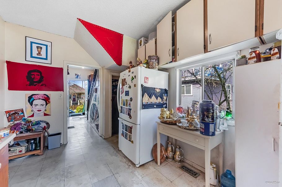 1018 Odlum Drive Vancouver, BC - 8