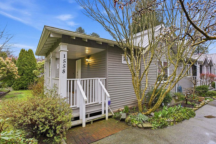 1558 Bowser Avenue North Vancouver, BC - 1