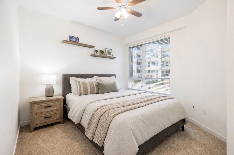 229 255 W 1st Street North Vancouver, BC - 12