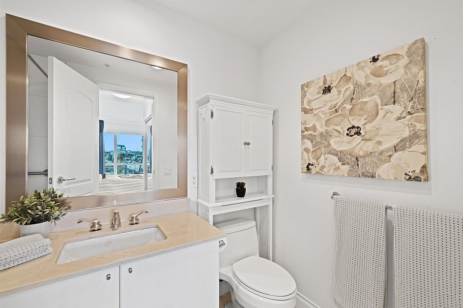 502 172 Victory Ship Way North Vancouver, BC - 17