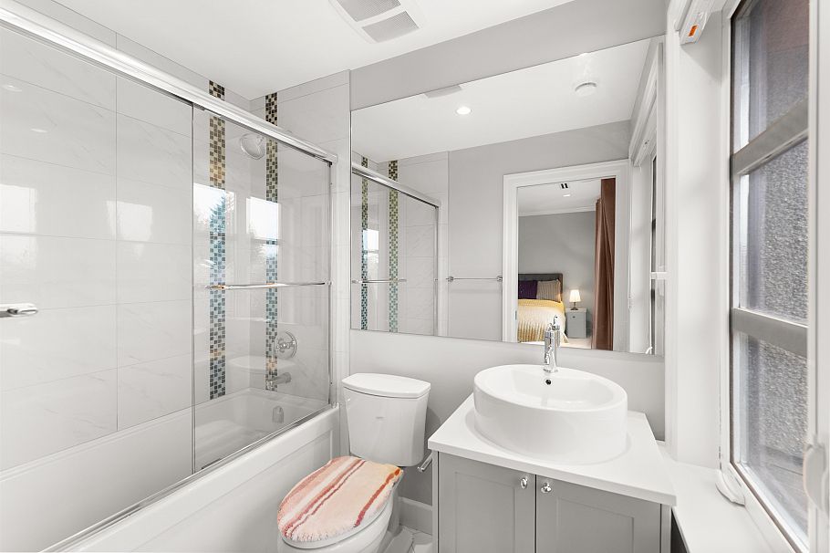 1041 W 58th Avenue Vancouver, BC - 25