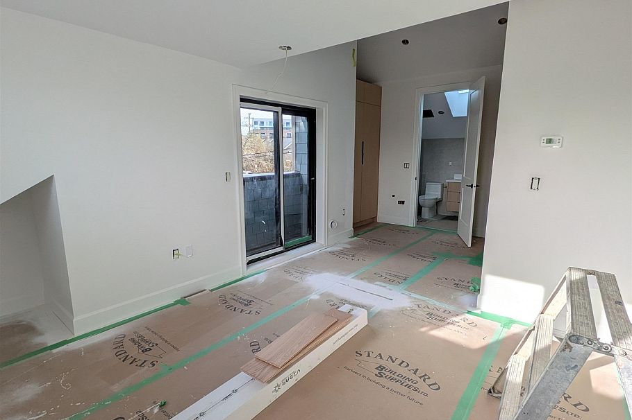 918 E 16th Avenue Vancouver, BC - 6