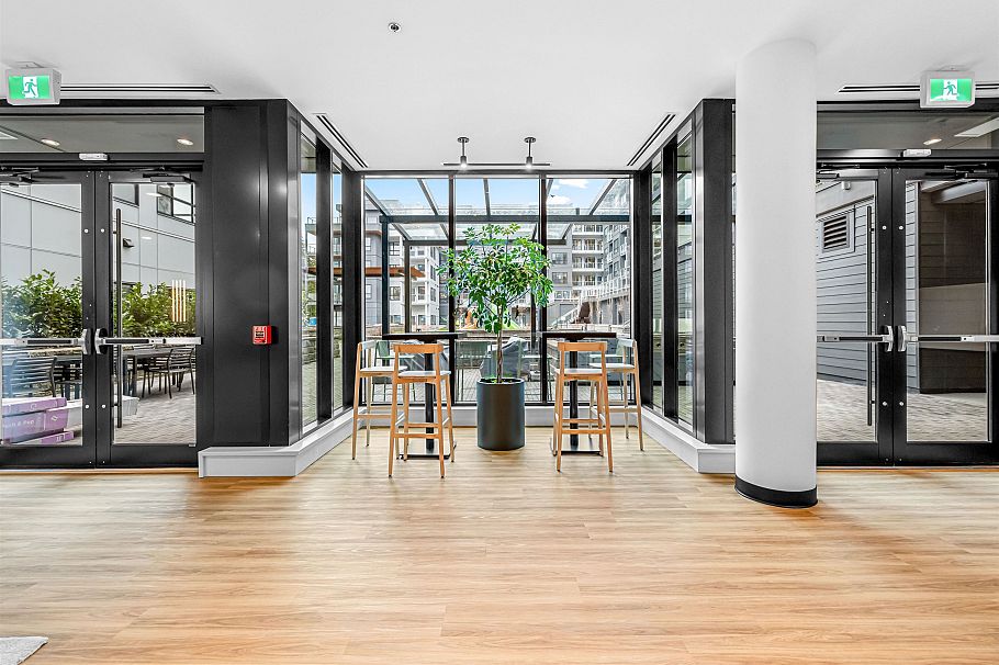 408 3596 Malsum Drive North Vancouver, BC - 38