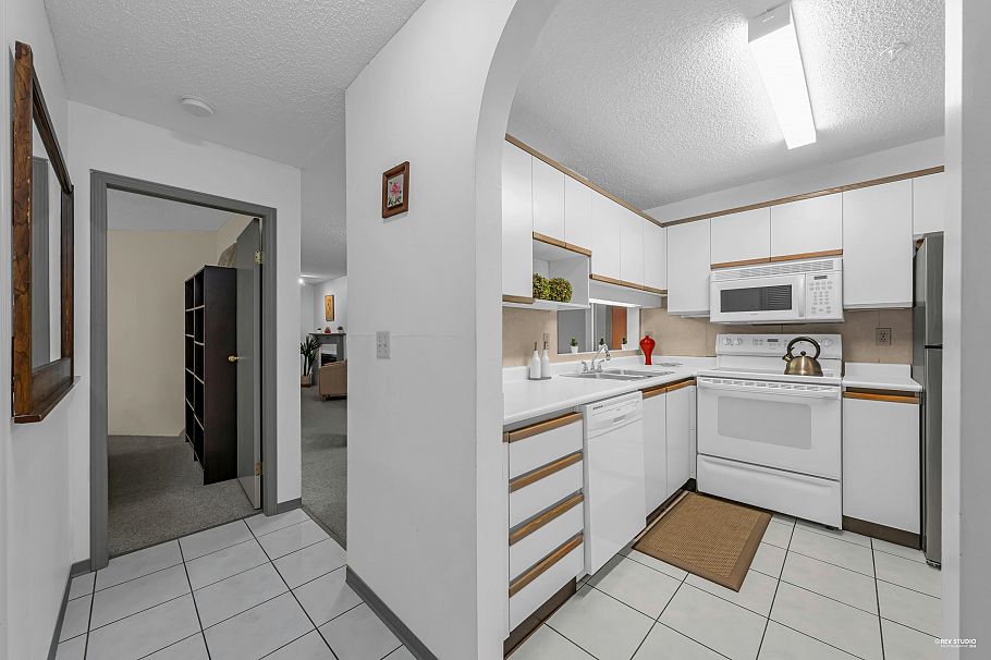 101 1924 Comox Street Vancouver, BC - 12