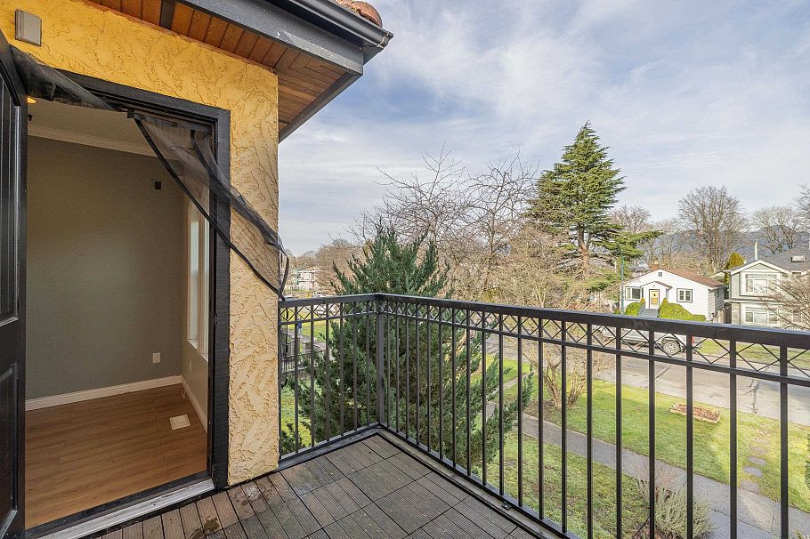 2638 Charles Street Vancouver, BC - 5