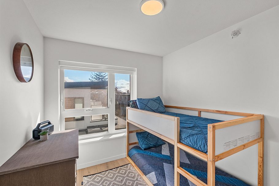 33 528 E 2nd Street North Vancouver, BC - 20