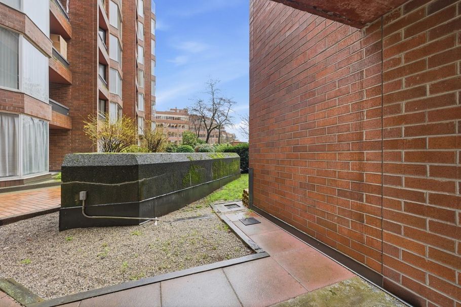 116 950 Drake Street Vancouver, BC - 10