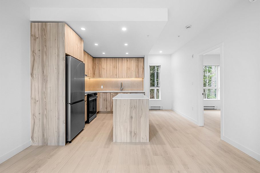 408 3596 Malsum Drive North Vancouver, BC - 5