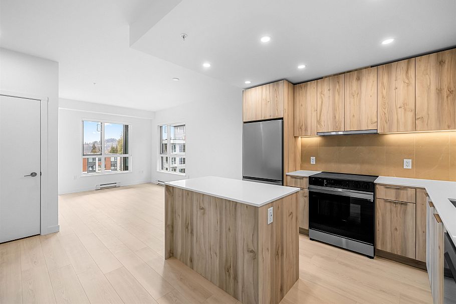 408 3596 Malsum Drive North Vancouver, BC - 10