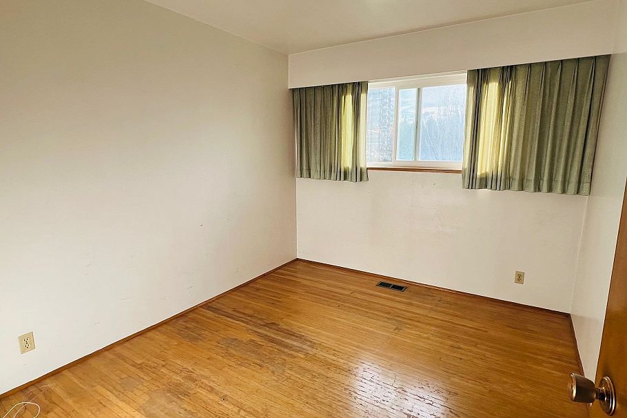 4695 Nanaimo Street Vancouver, BC - 12