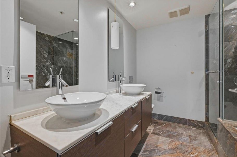 2206 1111 Alberni Street Vancouver, BC - 14