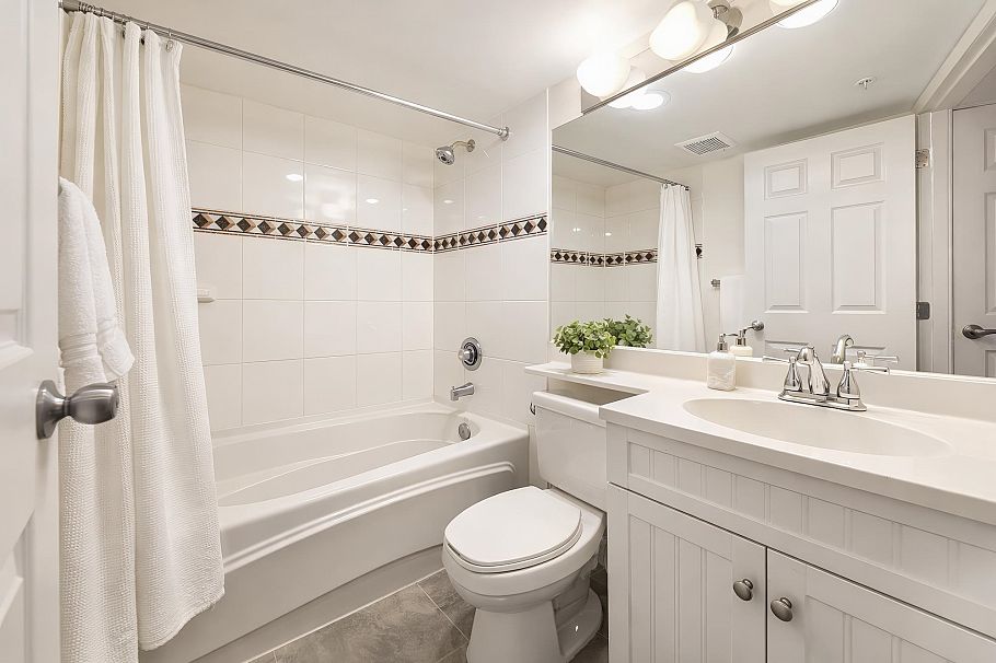 2010 939 Homer Street Vancouver, BC - 16