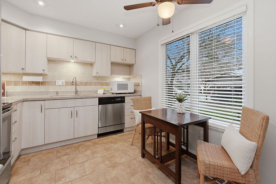 1558 Bowser Avenue North Vancouver, BC - 14