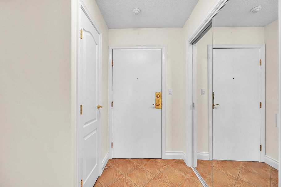 401 1718 Nelson Street Vancouver, BC - 2