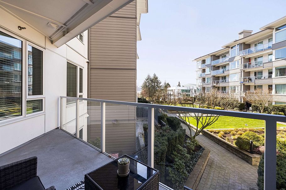 229 255 W 1st Street North Vancouver, BC - 16