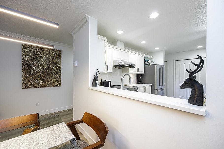 303 1500 Ostler Court North Vancouver, BC - 11