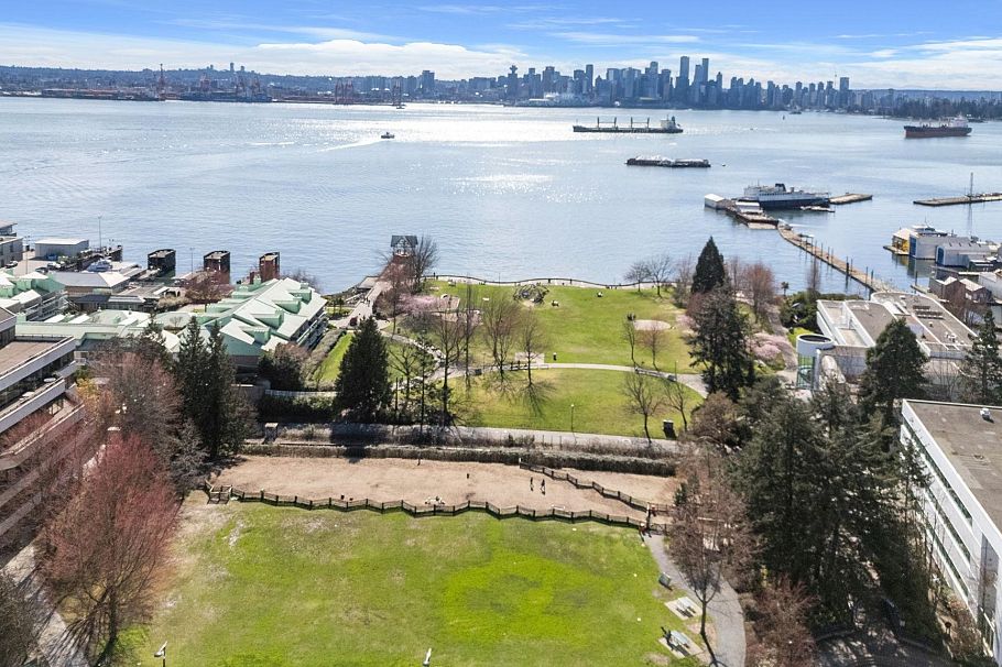 201 225 W 3rd Street North Vancouver, BC - 38