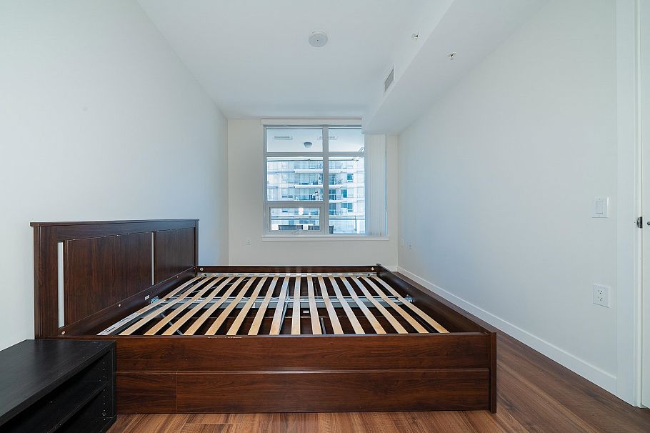 907 8699 Hazelbridge Way Richmond, BC - 16