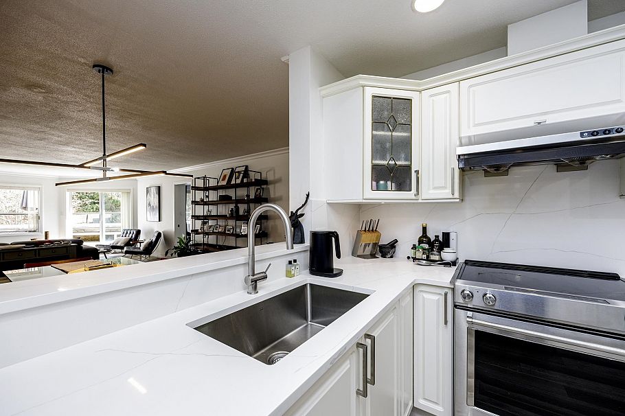 303 1500 Ostler Court North Vancouver, BC - 14