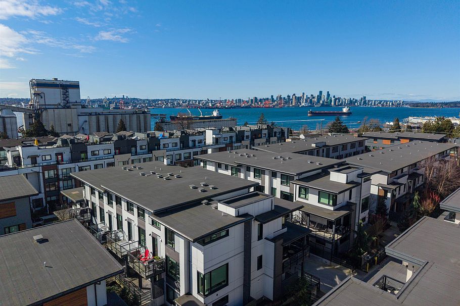 33 528 E 2nd Street North Vancouver, BC - 1