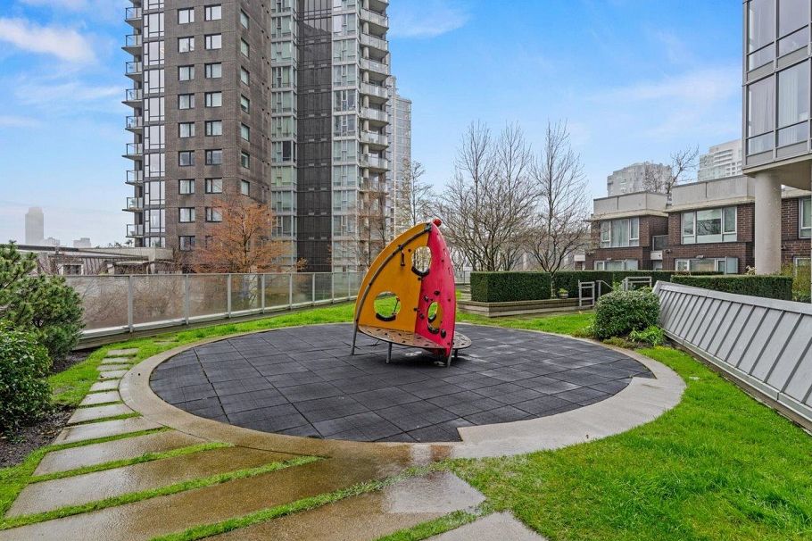 101 550 Pacific Street Vancouver, BC - 25