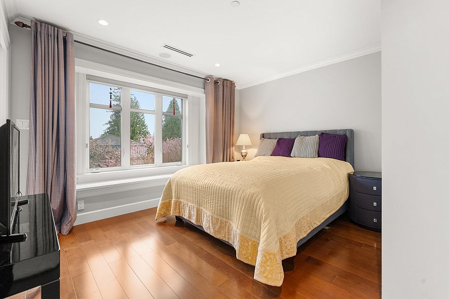 1041 W 58th Avenue Vancouver, BC - 24