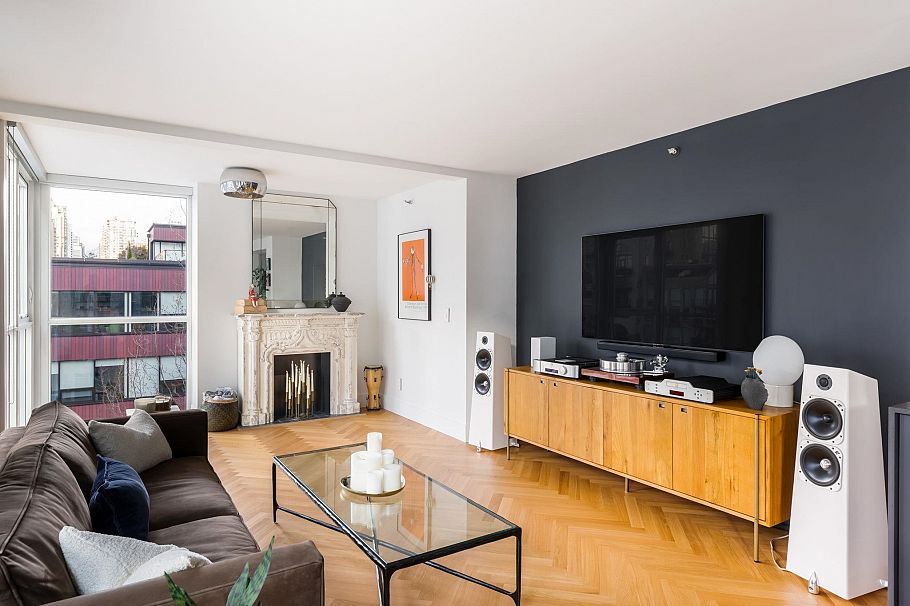 806 1318 Homer Street Vancouver, BC - 4