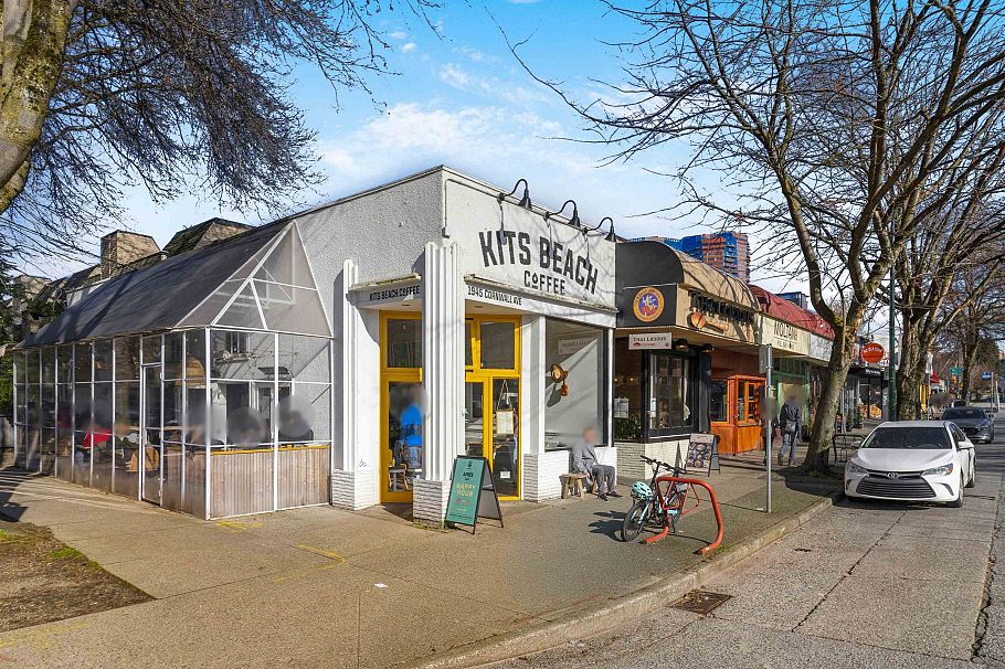 2570 W 2nd Avenue Vancouver, BC - 11