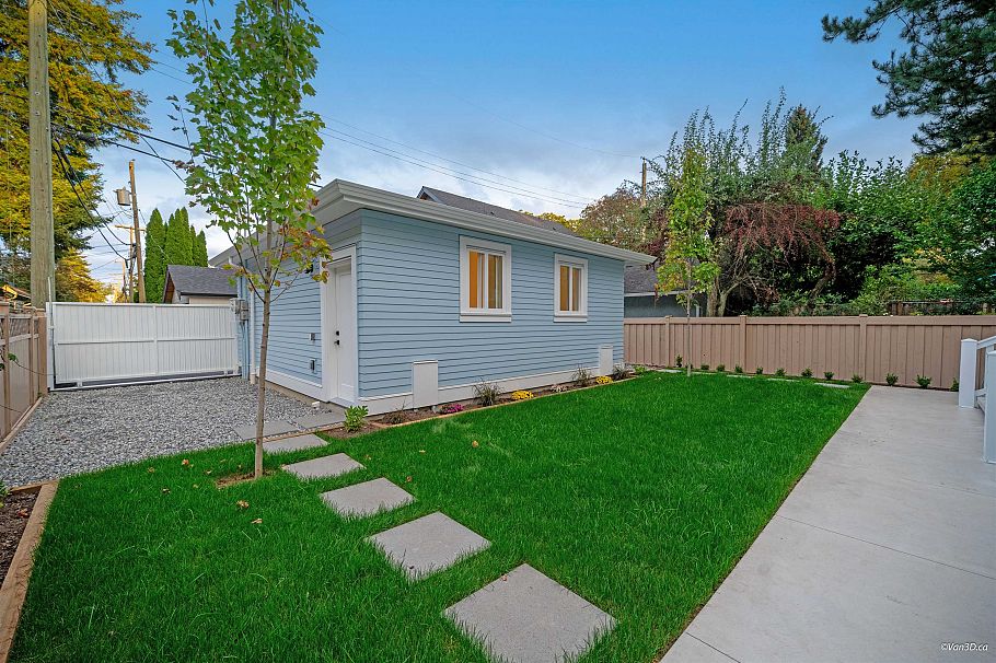 2658 Waterloo Street Vancouver, BC - 37