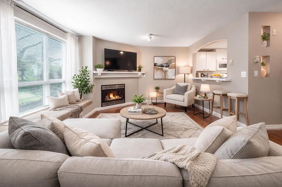 15 1015 Lynn Valley Road North Vancouver, BC - 1