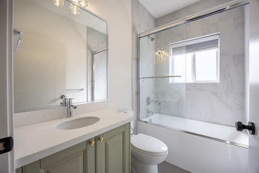 3259 E 46th Avenue Vancouver, BC - 39