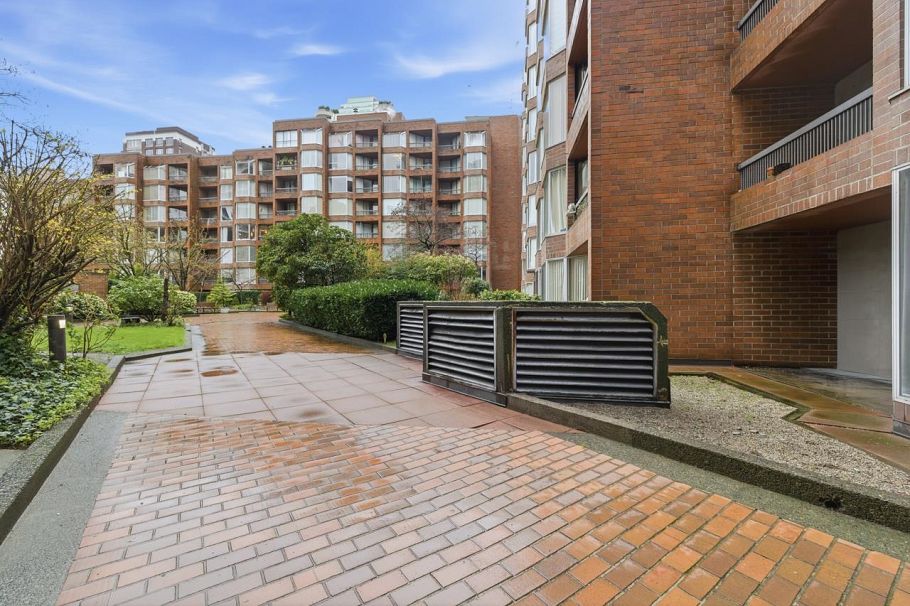 116 950 Drake Street Vancouver, BC - 13