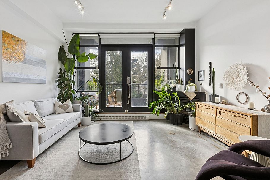 10 2156 W 12th Avenue Vancouver, BC - 2