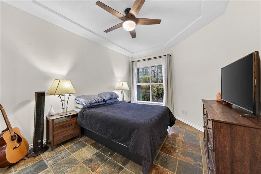 211 3600 Windcrest Drive North Vancouver, BC - 16