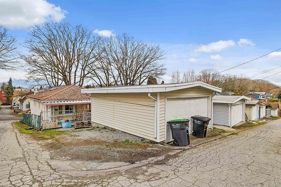 728 E 21st Avenue Vancouver, BC - 13